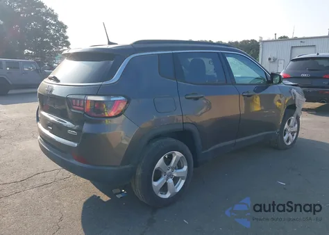 2018 Jeep Compass Latitude 4X4 from USA, damaged, VIN 3C4NJDBBXJT115783